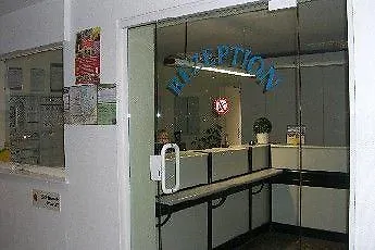 & Gaestehaus Luetten Klein רוסטוק