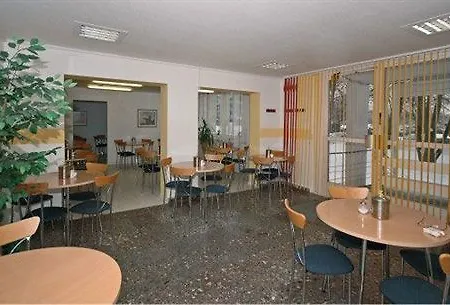 & Gaestehaus Luetten Klein Hotel Rostock